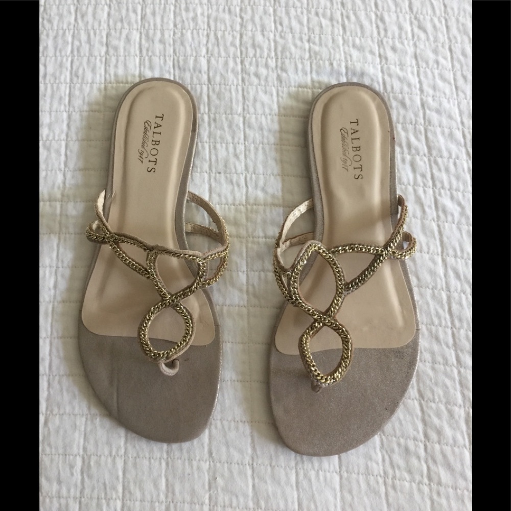 EUC Talbots gold chain thong sandal